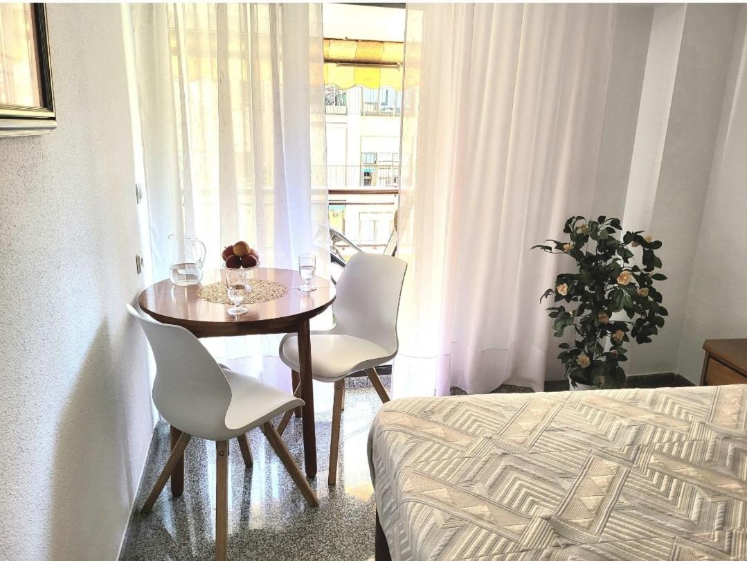 Apartmán Amistosa, Habitacion Con Balcon, Alicante, Playa, Centro, Rambla, Mercado Exteriér fotografie