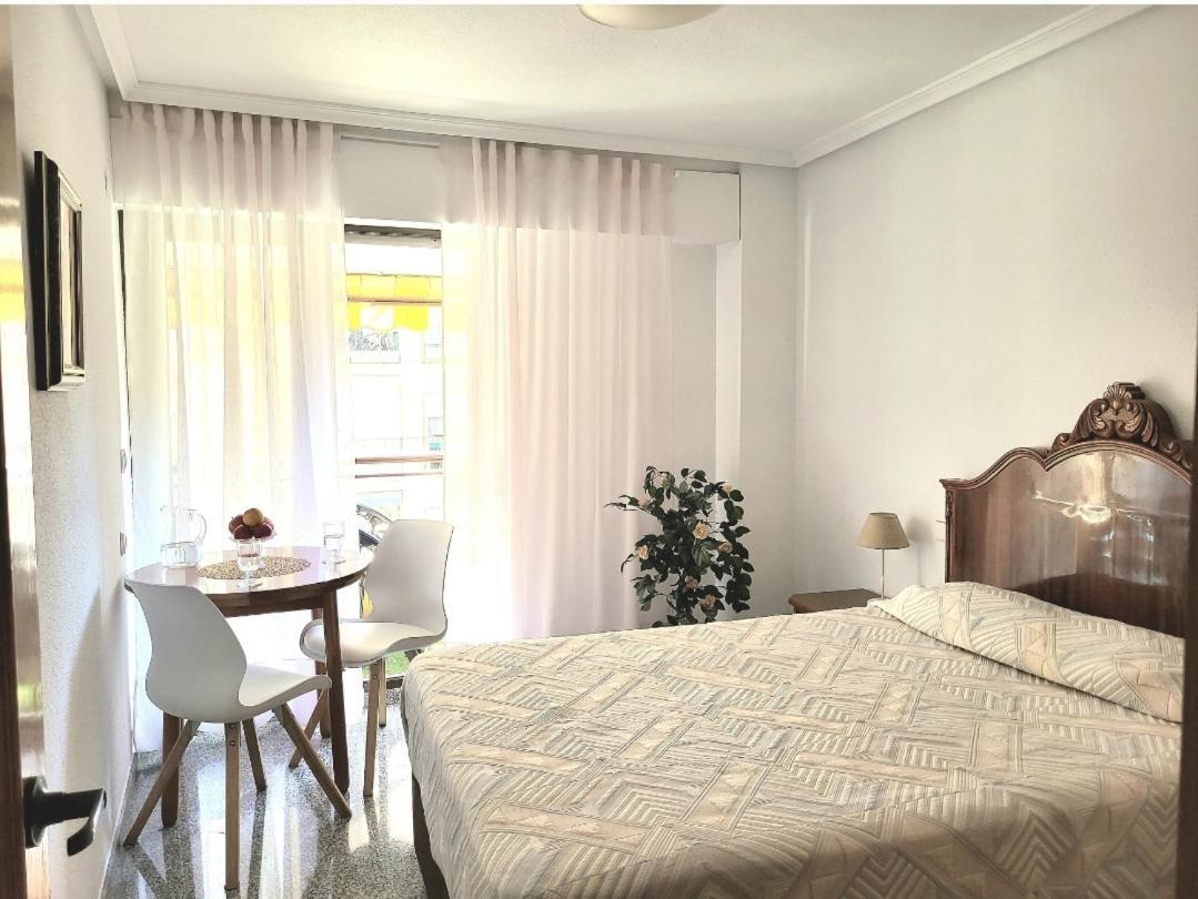 Apartmán Amistosa, Habitacion Con Balcon, Alicante, Playa, Centro, Rambla, Mercado Exteriér fotografie